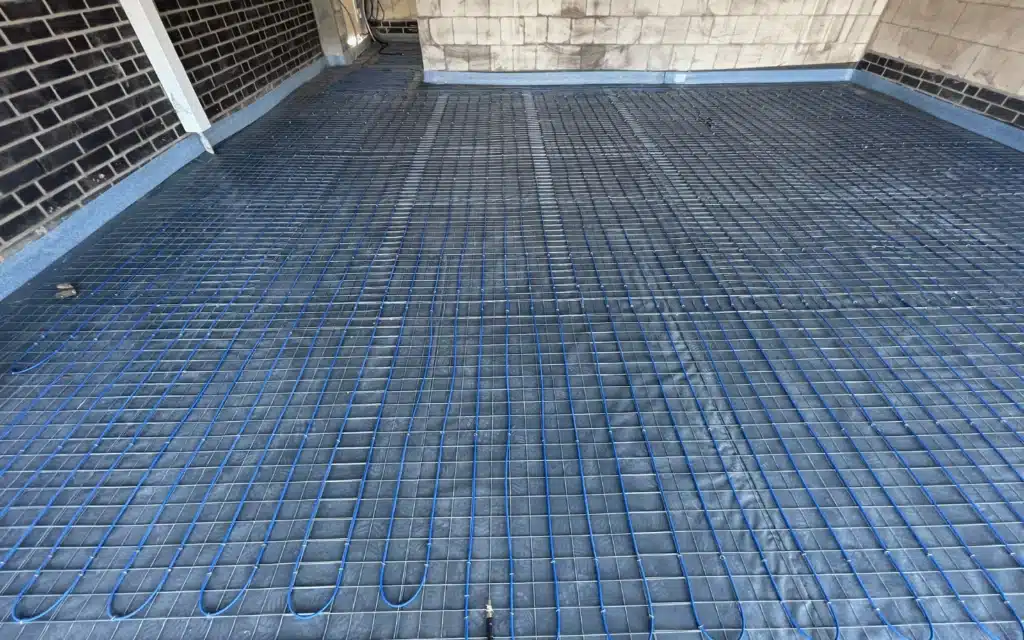 Garage mit elektrischer Fußbodenheizung