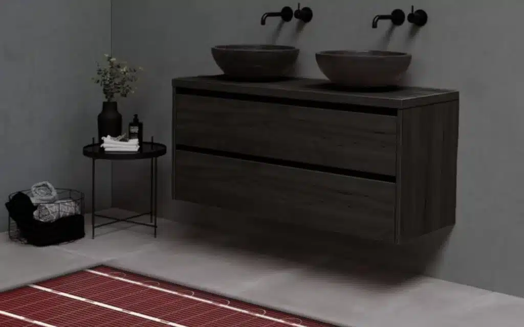 Badezimmer mit elektrischer Fußbodenheizung
