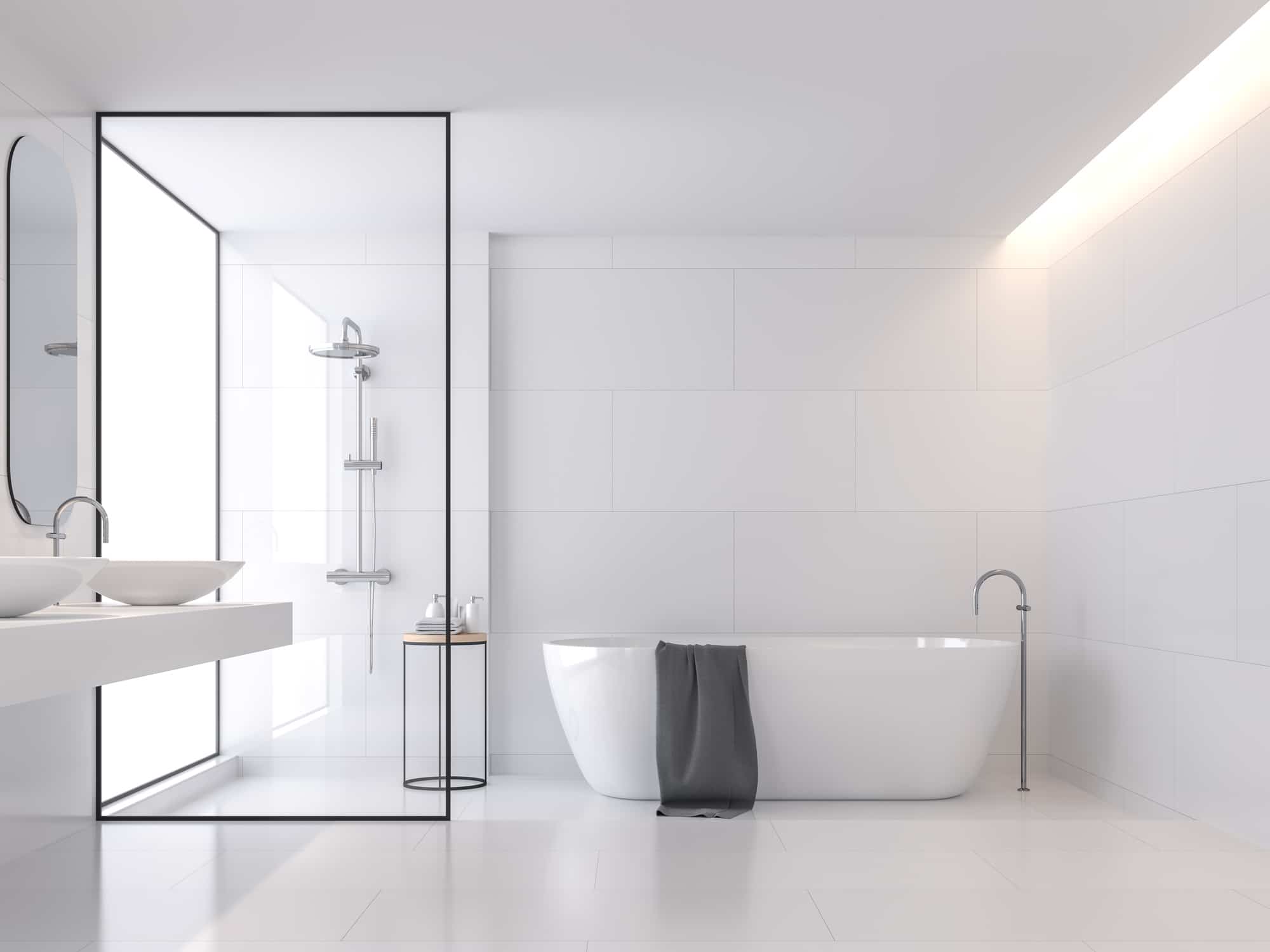 weißes Badezimmer im Minimalstil